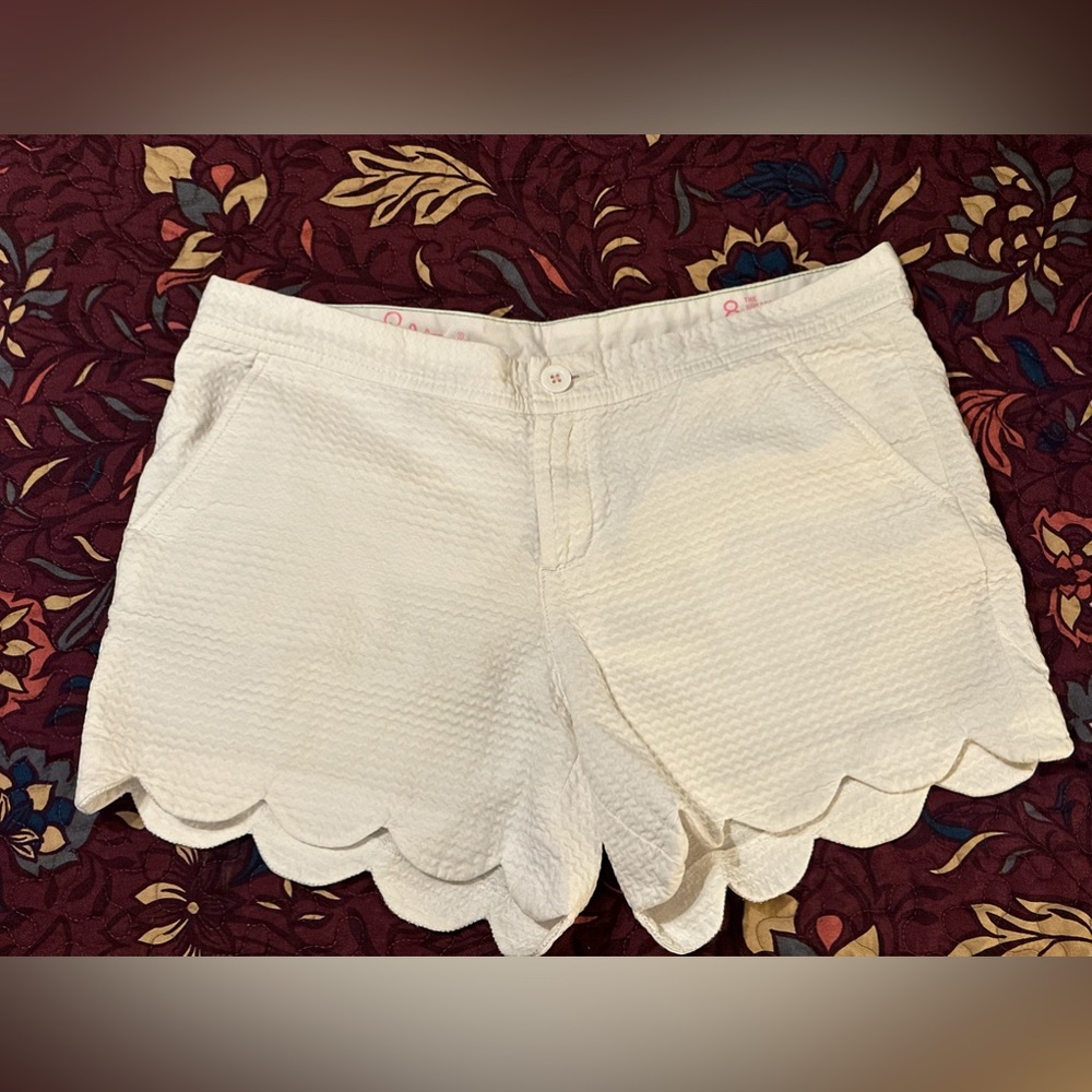 Lilly Pulitzer white buttercup shorts